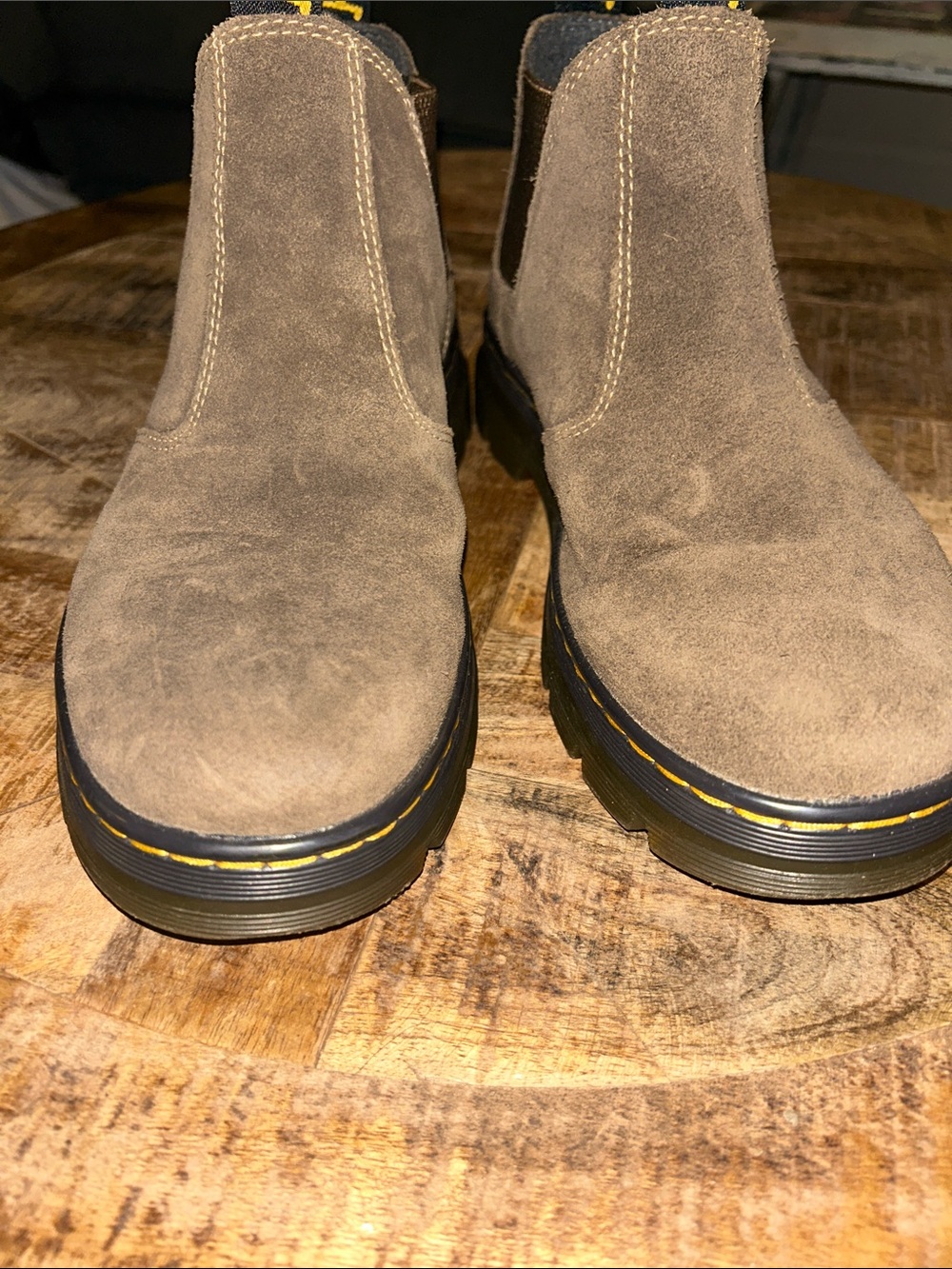 Dr. Martens Men’s Brown Suede Hardie 2 Boots with Yellow Stitching Sz 9 - Picture 2 of 7